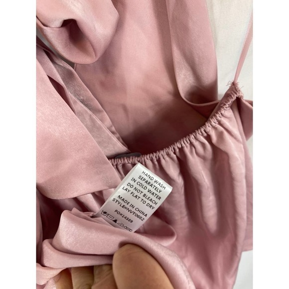 VICI COLLECTION Womens Satin Crossover Halter Neck Top Sleeveless size medium - Picture 7 of 7